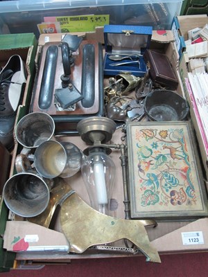 Lot 1123 - Metalware to include brass candle lantern, dog,...