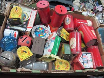 Lot 1008 - A collection of Mid Century and later novelty...