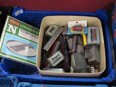 Lot 482 - A Graham Farish 'N' Gauge Ref No. 1805 4-6-0...
