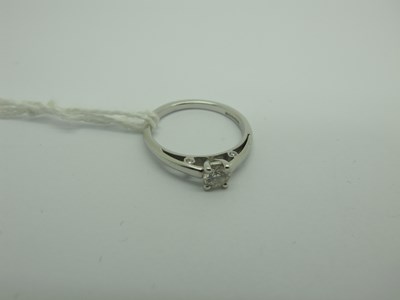 Lot 335 - A Modern 18ct White Gold Single Stone Diamond...