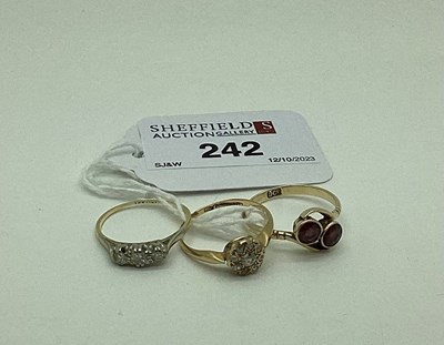 Lot 242 - An Antique Diamond Cluster Ring, (indistinctly...
