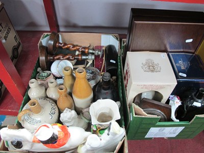 Lot 1065 - An assortment of XIX and XX century ceramics...