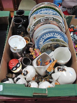 Lot 1057 - A large collection of display plates to...