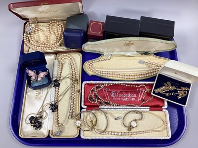 Lot 9 - A 9ct Gold Cased Ladies Wristwatch, on later...