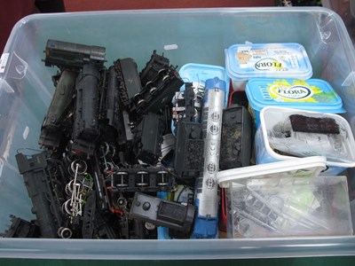 Lot 354 - A Collection of Mainly "OO" Gauge/4mm Items,...