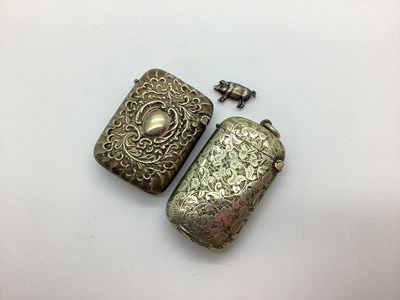 Lot 85 - A Decorative Plated Vesta Case, allover...