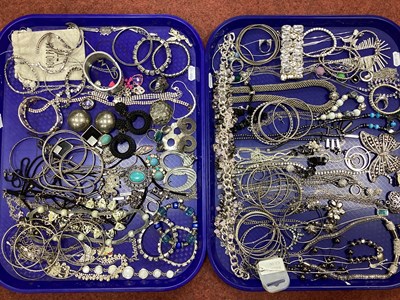 Lot 32 - A Collection of Modern Costume Jewellery,...