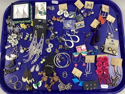 Lot 66 - A Collection of Modern Ladies Earrings,...