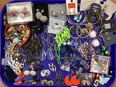 Lot 23 - A Collection of Earrings, to include modernist...