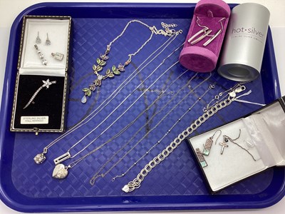 Lot 168 - Decorative Multi Set Necklace, collet set;...