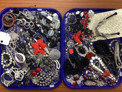 Lot 48 - A Collection of Costume Jewellery, in hues of...