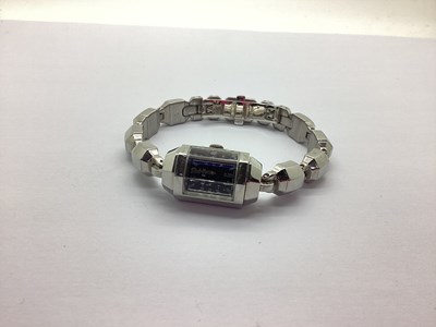 Lot 159 - RSW; A Modern 'Princess Liberty' Diamond Set...