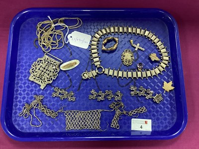 Lot 4 - A Victorian Locket Necklace, (lacking locket)...