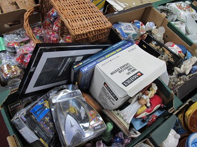 Lot 1106 - Ceramics, resin figures, books, Ming Japanese...