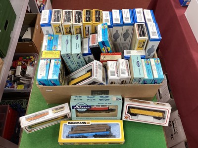 Lot 327 - Thirty Six "HO" Gauge Boxed U.S.A Outline...