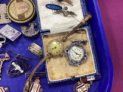 Lot 4 - A Gilt Coloured RAF Sweetheart Badge, stamped "...