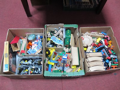 Lot 1129 - Brio Building System, trains, track, crane,...