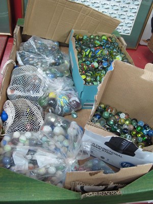 Lot 1014 - Marbles - Large quantity, the largest 3cm...