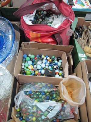 Lot 1109 - Marbles - Large quantity, the largest 4cm...