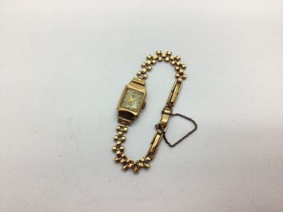 Lot 173 - Derrick 15 Jewels; A 9ct Gold Cased Ladies...