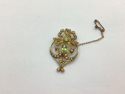 Lot 222 - A Decorative Edwardian Pearl Set Necklace, of...