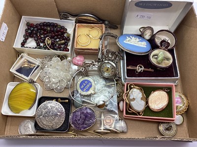Lot 184 - A Hallmarked Silver Wedgwood Jasperware Brooch,...