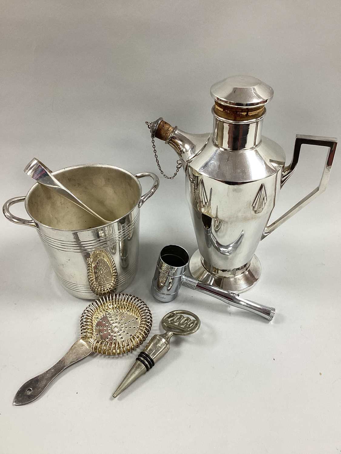 Lot 62 - A Gladwin Ltd Embassy Art Deco Style Plated...