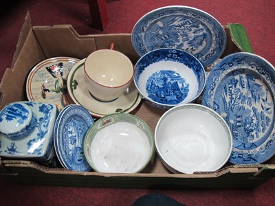 Lot 1085 - Wedgwood Ferrara Bowl, 19.5cm diameter, Devon...