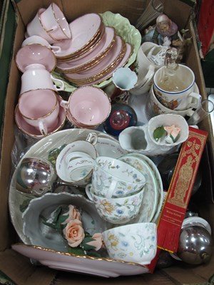 Lot 1087 - Royal Vale Tea Ware, Carlton salad bowl,...