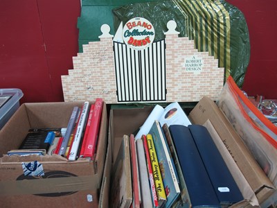 Lot 1010 - Collectors Books, annuals, magazines, Robert...