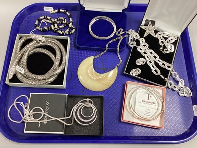 Lot 61 - A Selection of Modern Costume Jewellery,...