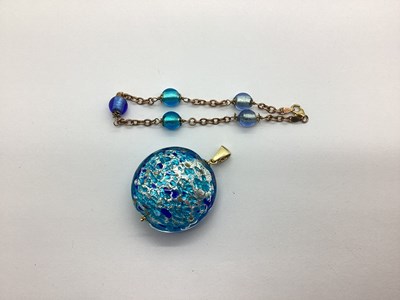 Lot 180 - A 9ct Gold Hinge Bail Avventurina Glass...