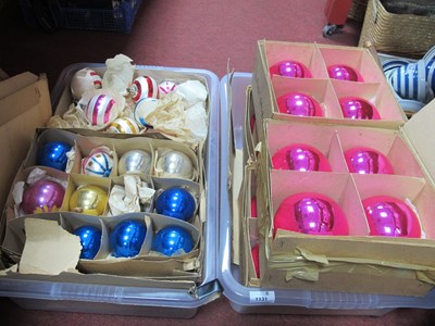 Lot 1132 - Quantity of Vintage Christmas Baubles,...