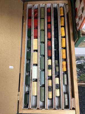 Lot 5 - Original Tri-ang TT loose rolling stock,...