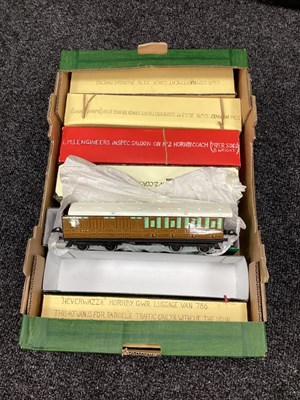 Lot 28 - O gauge bogey coaches based on Hornby all...