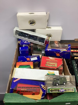 Lot 34 - Diecast various vehicles from Corgi, Matchbox,...