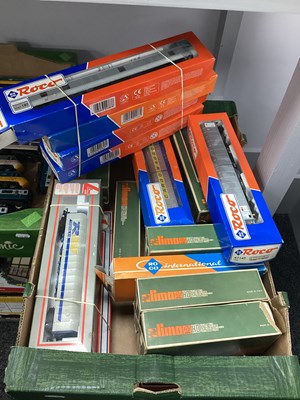 Lot 53 - HO gauge rolling stock by Lima and Roco, boxed,...