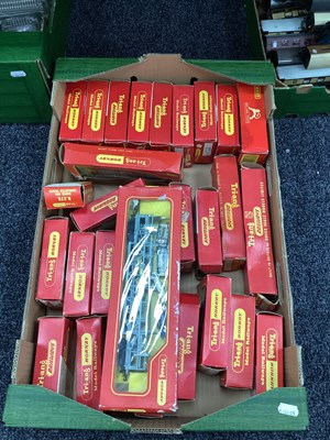 Lot 75 - OO gauge Tri-ang rolling stock, boxed, approx. 30