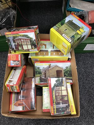 Lot 87 - Hornby OO gauge trackside buildings including...