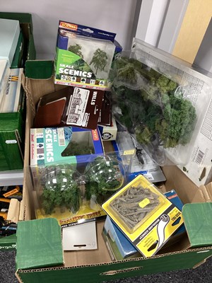Lot 95 - OO gauge lineside accessories including trees,...