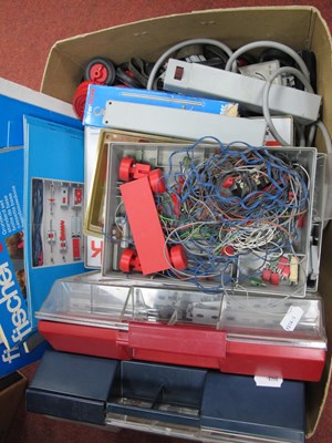 Lot 643 - A quantity of Fisher Technik (Germany)...