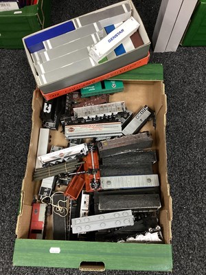 Lot 166 - A quantity of Outline American HO Gauge...