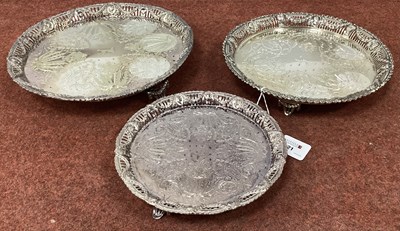 Lot 21 - A Small Hallmarked Silver Circular Gallery...