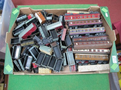 Lot 426 - Good Quantity of Hornby Dublo 'OO'Gauge/4mm...