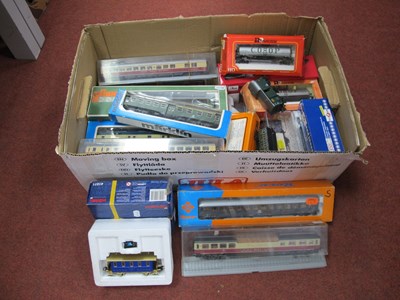 Lot 446 - Twelve 'HO' Gauge Continental Outline Boxed...