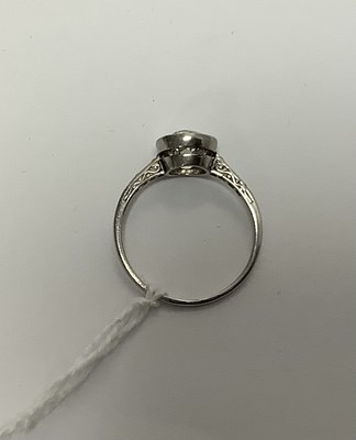 Lot 232 - A Large Single Stone Diamond Ring, the old cut...