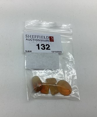 Lot 132 - Unmounted Opals. (5)
