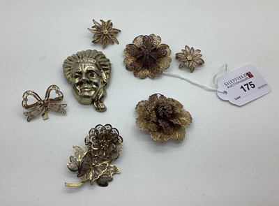 Lot 175 - A Large Gilt Coloured Mask Brooch, of textured...