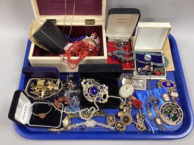 Lot 59 - Assorted Costume Jewellery, including vintage...