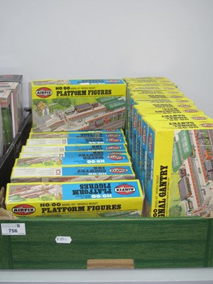 Lot 756 - Twenty Three OO/HO Gauge Plastic Model...